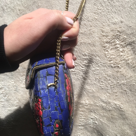 St. Xavier Stone Metal Crossbody Bag - Picture 6 of 6